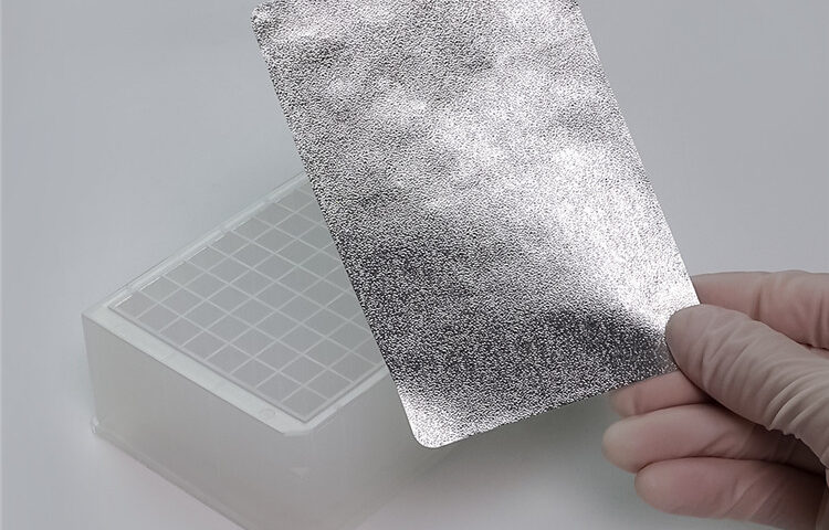 Heat sealing film